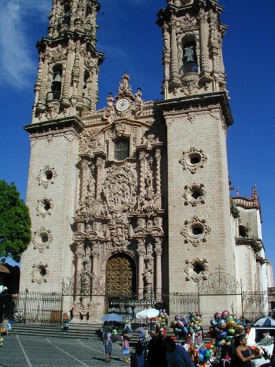 Taxco_cathedral.JPG