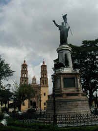 hidalgo statue.JPG (60600 bytes)