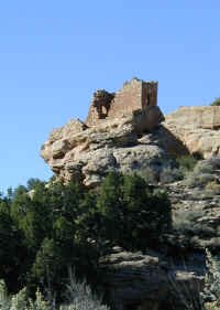 hovenweep stronghold.JPG (71618 bytes)