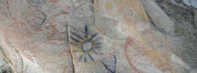 Catavina Pictographs Pan.jpg (145960 bytes)