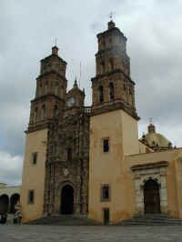 Hidalgo cathedral.JPG (50280 bytes)