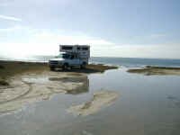 High tide.JPG (353985 bytes)