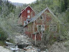 Kennecott Bunk House.jpg (121799 bytes)