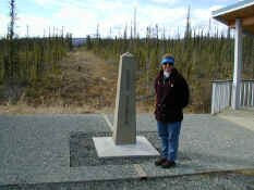 Kim at border.JPG (98833 bytes)