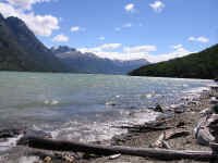 Lago_roca.jpg (86114 bytes)