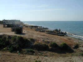 Las_Rocas_Fishermen.jpg (52119 bytes)