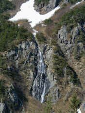 Melt-water fall.jpg (113044 bytes)