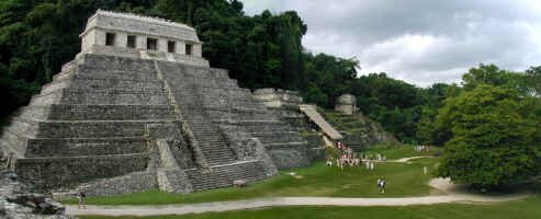 Palenque pan.jpg (120599 bytes)