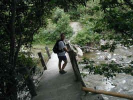 Rumi-Wilco_bridge.jpg (117310 bytes)