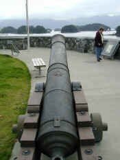 Russian cannon.jpg (56416 bytes)