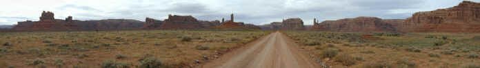 Valley of the Gods pan sm.jpg (336898 bytes)