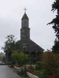 achao_church.jpg (53995 bytes)