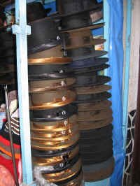 amaryan_hats.jpg (79091 bytes)