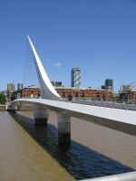 ba_walk_bridge.jpg (48483 bytes)