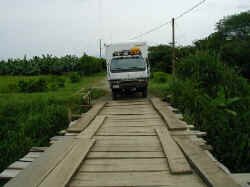 banana_bridge.jpg (71057 bytes)