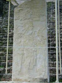 bonampak_stela.JPG (84383 bytes)