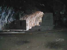 c grande inside.jpg (35006 bytes)