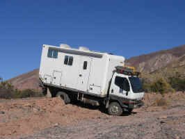 cachi_off-road.jpg (71140 bytes)