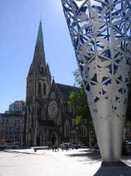 chch_church_sq.jpg (86010 bytes)