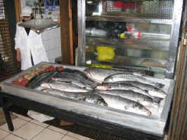 chiloe_mkt_2.jpg (91597 bytes)