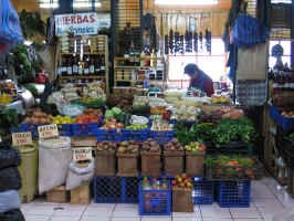 chiloe_mkt_5.jpg (97954 bytes)