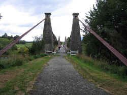 clifden_bridge.jpg (86467 bytes)