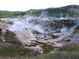 craters_of_the_moon.jpg (92111 bytes)