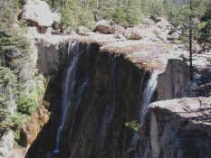 cusarare falls.jpg (58932 bytes)