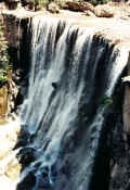 cusarere falls.jpg (42997 bytes)