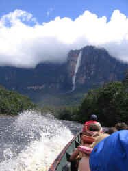 falls_boat.jpg (68060 bytes)