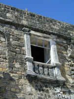 ilha_fort_window.jpg (120561 bytes)