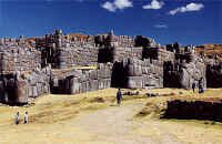 intiraymi3.jpg (35090 bytes)