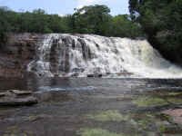 iracema_falls.jpg (101088 bytes)