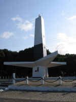 jp_litehouse.jpg (46019 bytes)
