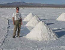 kim_uyuni_salt.jpg (74258 bytes)