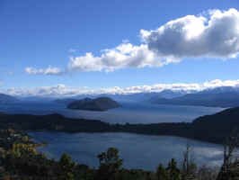 lago_bahuel_huapi.jpg (46063 bytes)