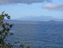 lake_taupo.jpg (62319 bytes)