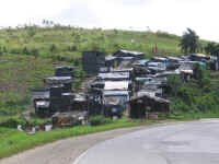 landless_protesters.jpg (85016 bytes)