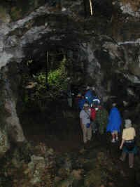 lava_tube_hjike.jpg (78221 bytes)