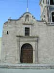 loreto mission entrance.JPG (378898 bytes)