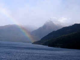 los_alerces_rainbow.jpg (37804 bytes)