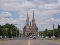 lujan_basilica.jpg (51618 bytes)