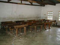 malawi_school4.jpg (74345 bytes)
