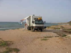 margareta_beach_camp.jpg (67837 bytes)