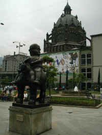 medellin1.jpg (70090 bytes)