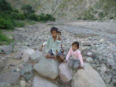mestizo children.jpg (56009 bytes)