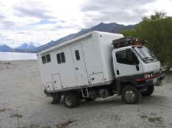 off-road-playing1.jpg (64135 bytes)