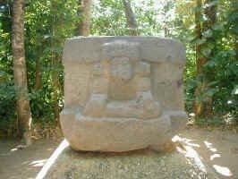 olmec1.JPG (97994 bytes)