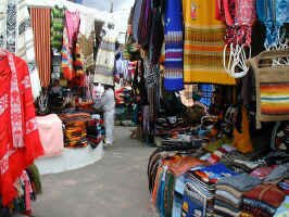otavalo4.jpg (115960 bytes)