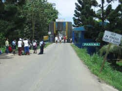 panama_border.jpg (85174 bytes)